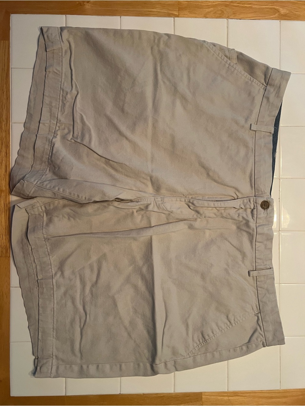 Chaps Men's Casual Cotton Chino Shorts in Light Beige, size 46